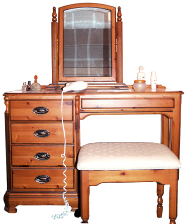 Dressing_table